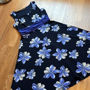 Perceptions sleeveless black, beige and royal blue floral midi dress. Size M.